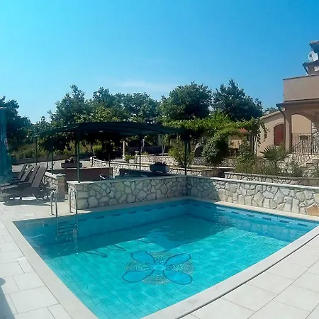 Alenka Apartman *
