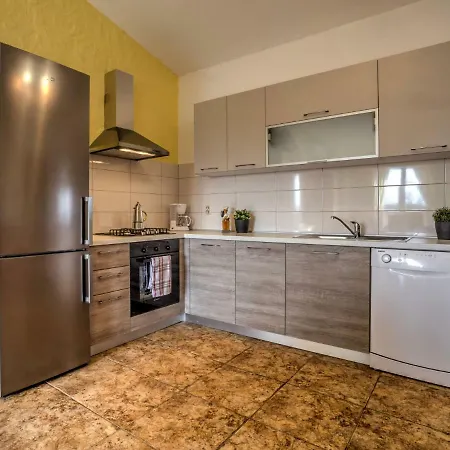 Apartman Alenka Vinez